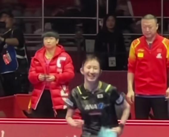 开云体育中国-中国羽毛球队鏖战英格兰羽毛球队，马琳统治全场