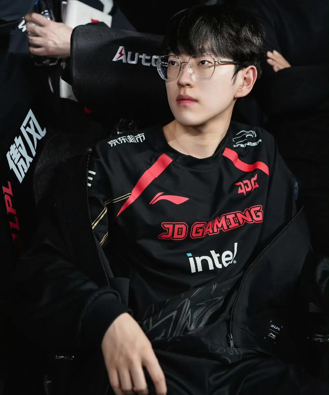 开云体育-Rogue绝杀HLE，Xiaohu高光表现