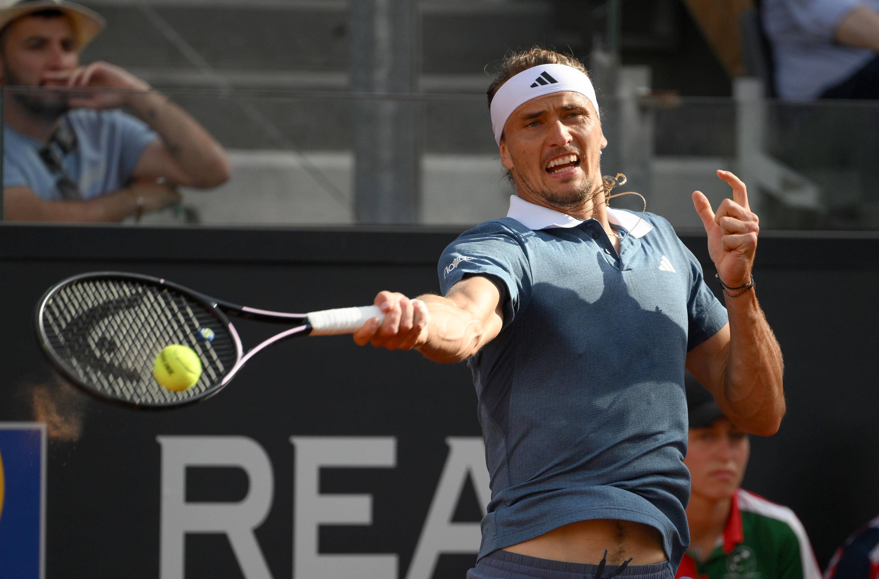 开云体育入口-包含世界网球队碾压德国网球队，兹维列夫高光表现的词条