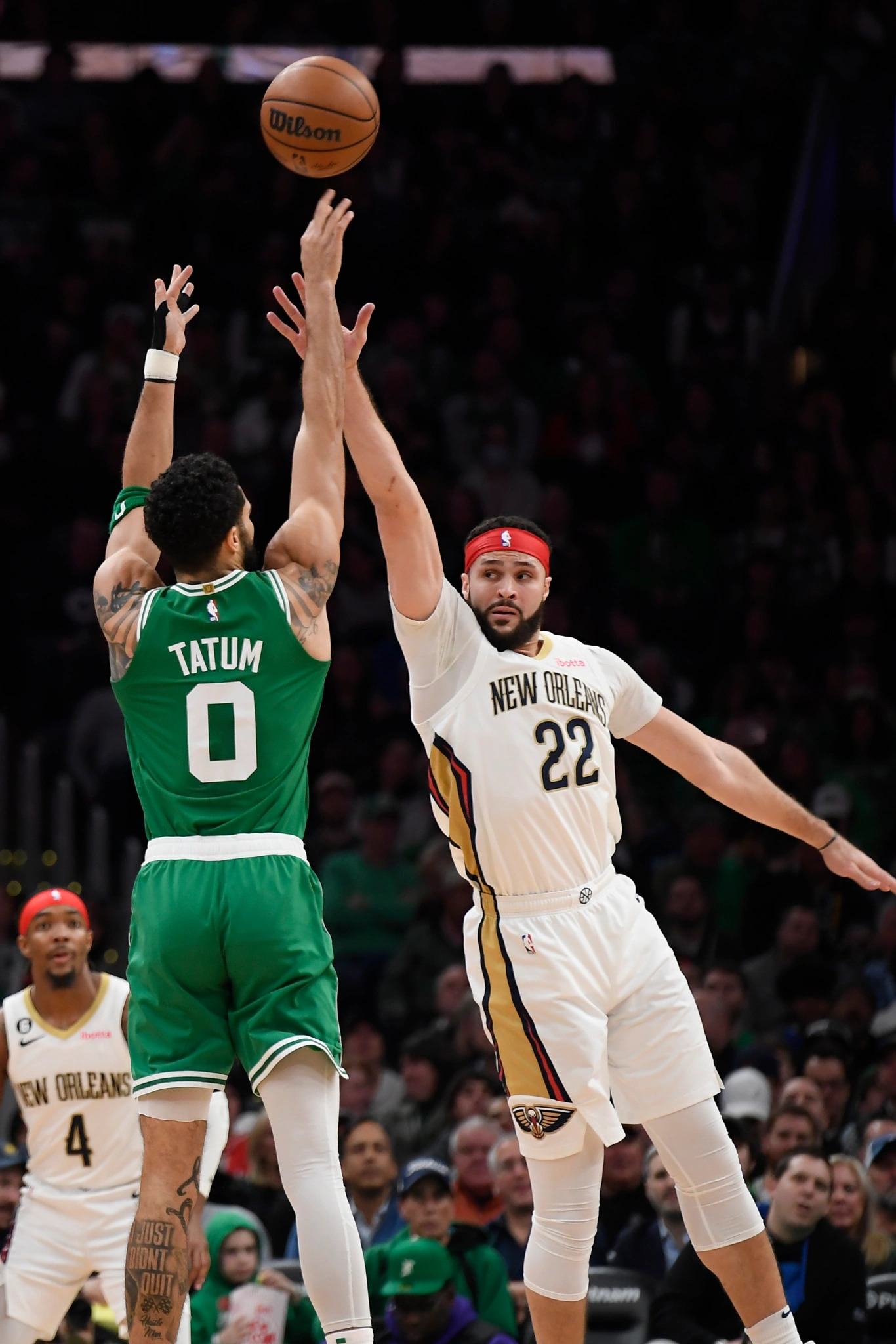 关于鹈鹕强势热火，杰伦·布朗高光表现的信息