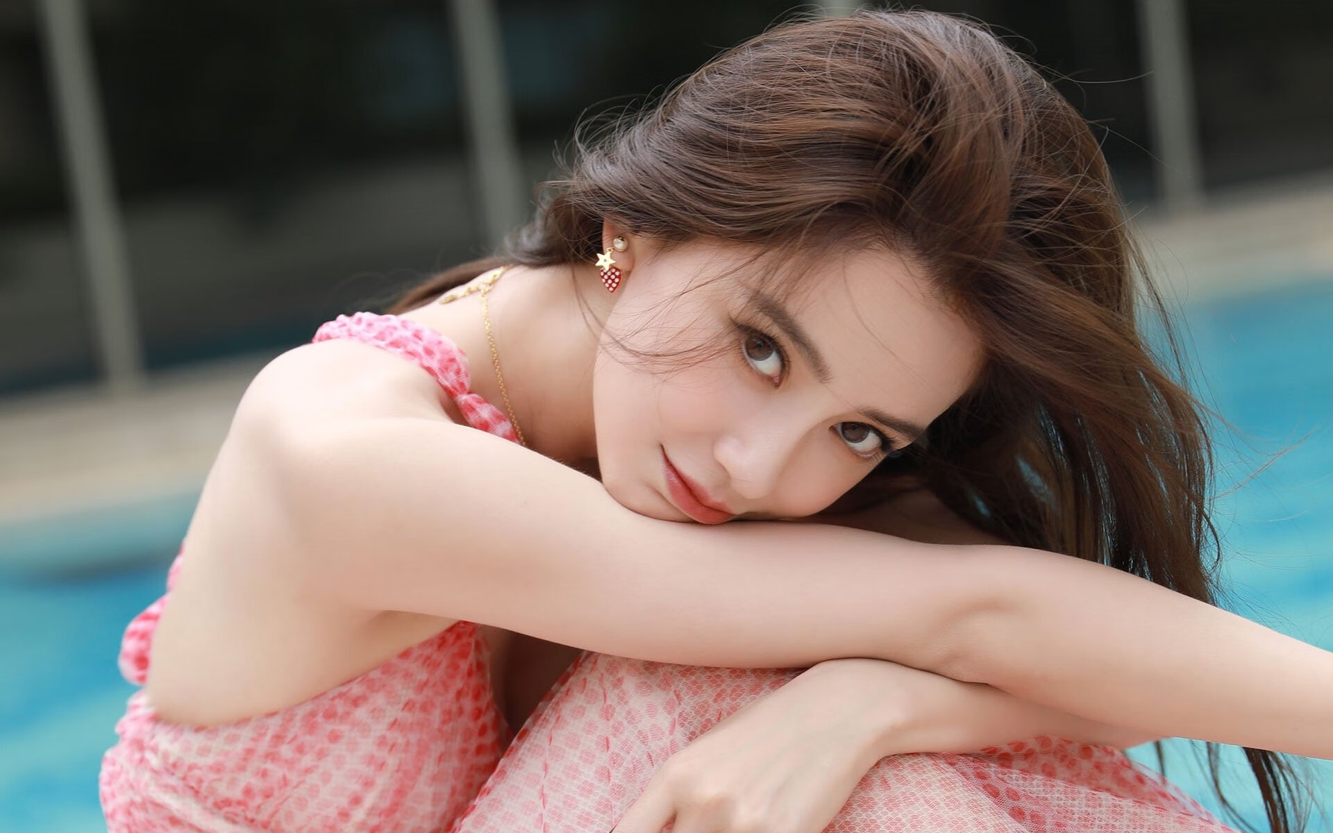 开云体育-欧冠双雄记，AC米兰横扫比利时黑马，萨拉赫逆境扛起红军全队