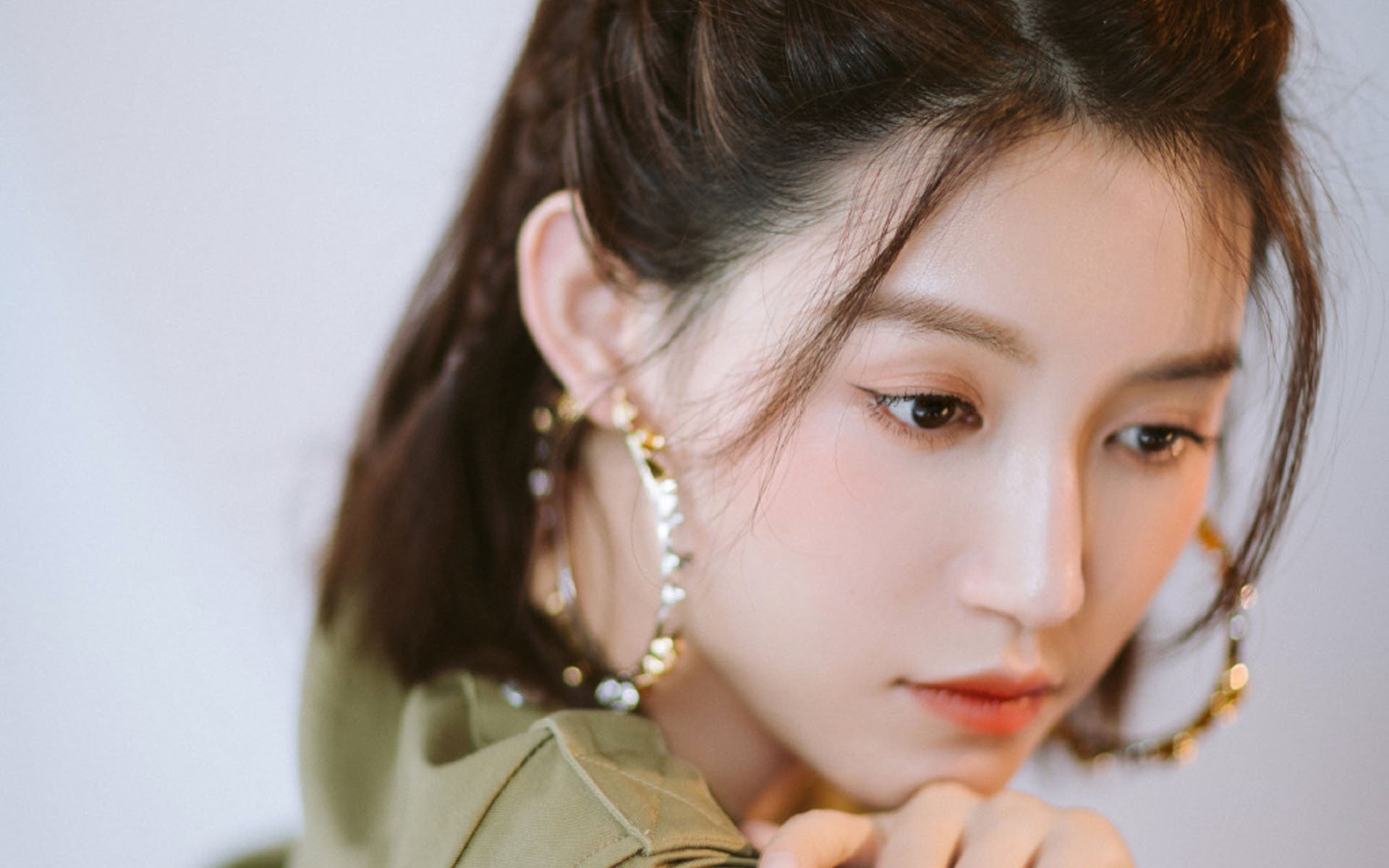 世界排名争夺战焦点战，上海队铸造钢铁长城，战术横扫独行侠震撼国际篮坛