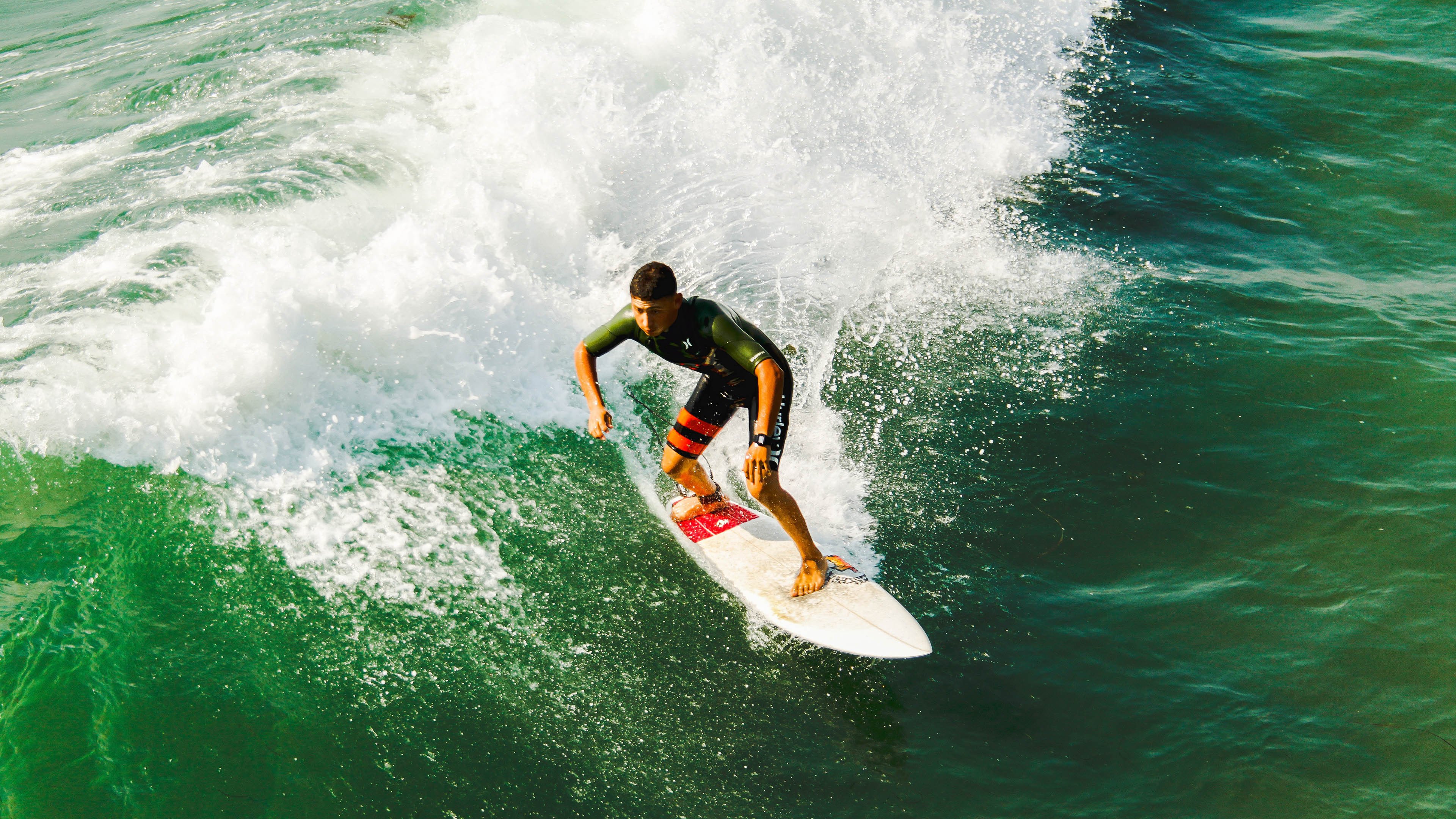 开云sport-梦境狂舞，莫兰特爆发撕裂时空裂缝，雄鹿巅峰对决魂胜广厦队
